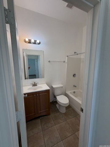 114 Grosvenor, San Antonio, TX 78221