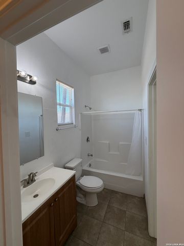 114 Grosvenor, San Antonio, TX 78221