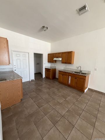 114 Grosvenor, San Antonio, TX 78221