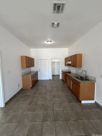 114 Grosvenor, San Antonio, TX 78221