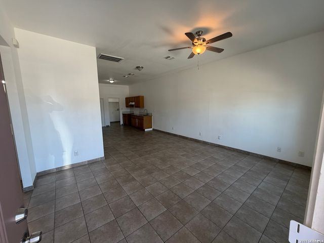 114 Grosvenor, San Antonio, TX 78221