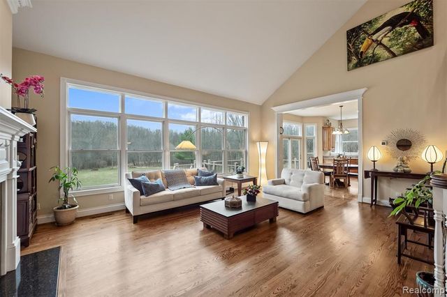 3300 Hillshire Court, Ypsilanti, MI 48198