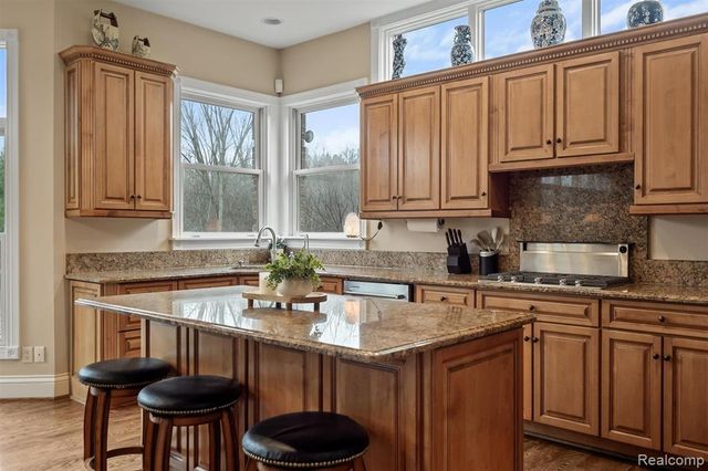 3300 Hillshire Court, Ypsilanti, MI 48198