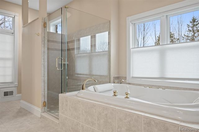 3300 Hillshire Court, Ypsilanti, MI 48198