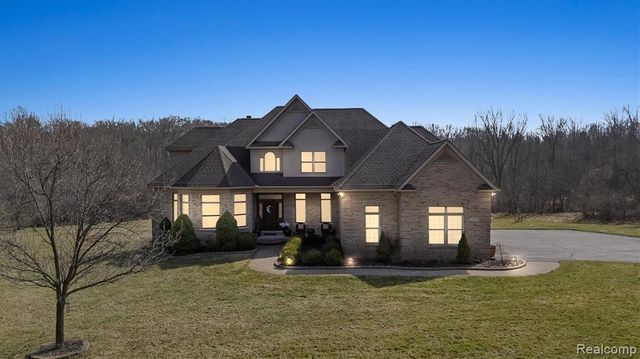 3300 Hillshire Court, Ypsilanti, MI 48198