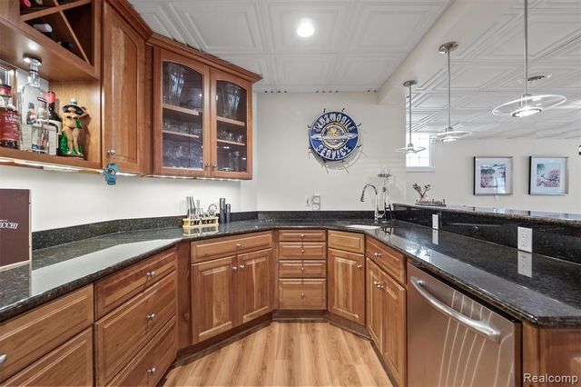 3300 Hillshire Court, Ypsilanti, MI 48198