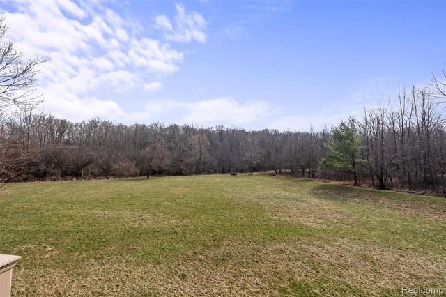 3300 Hillshire Court, Ypsilanti, MI 48198