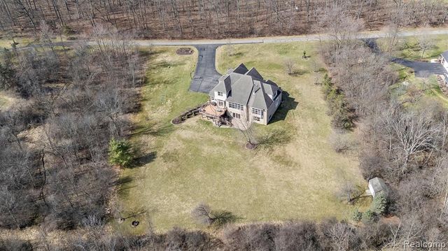 3300 Hillshire Court, Ypsilanti, MI 48198