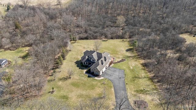 3300 Hillshire Court, Ypsilanti, MI 48198