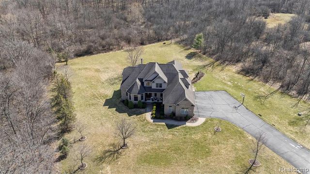 3300 Hillshire Court, Ypsilanti, MI 48198