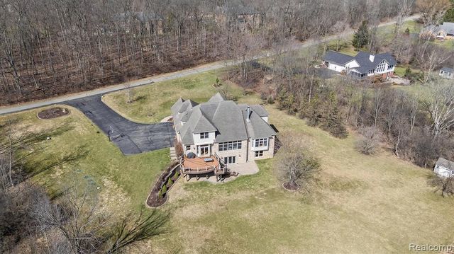 3300 Hillshire Court, Ypsilanti, MI 48198