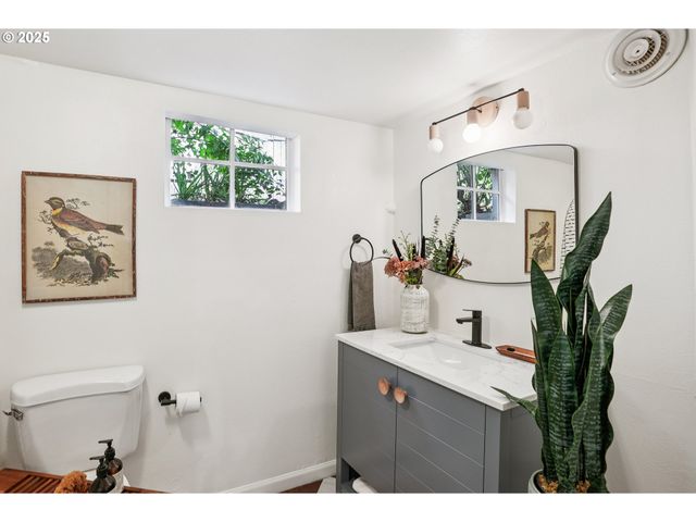 6925 N PHILADELPHIA Ave, Portland, OR 97203