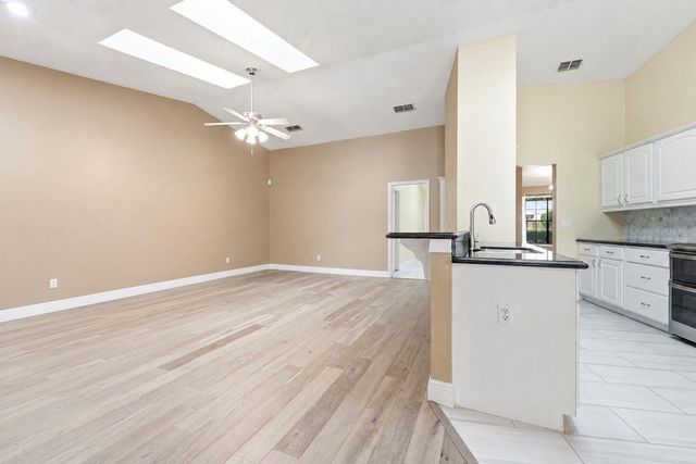 2309 SWEETWATER COUNTRY CLUB PLACE DRIVE, Apopka, FL 32712