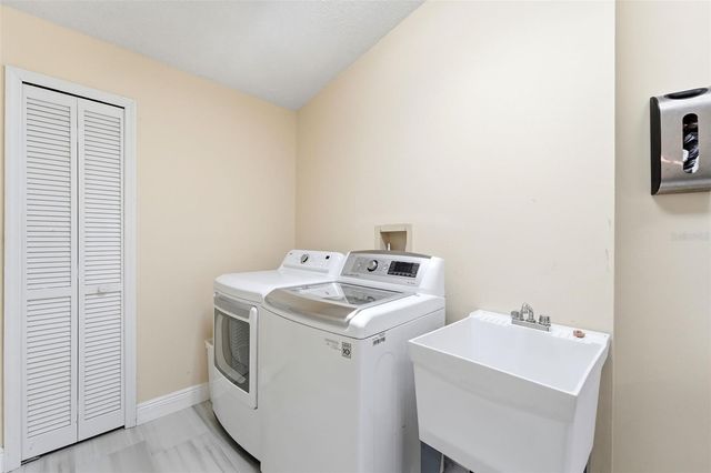 2309 SWEETWATER COUNTRY CLUB PLACE DRIVE, Apopka, FL 32712