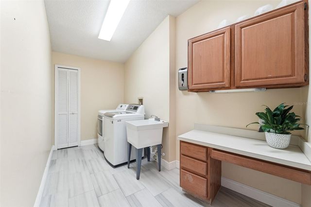 2309 SWEETWATER COUNTRY CLUB PLACE DRIVE, Apopka, FL 32712