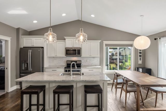 904 NW Seasons Drive, Ankeny, IA 50023