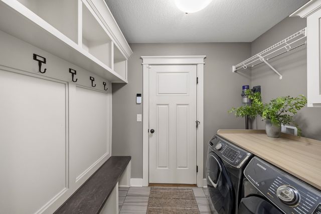 904 NW Seasons Drive, Ankeny, IA 50023