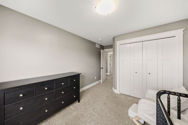 904 NW Seasons Drive, Ankeny, IA 50023