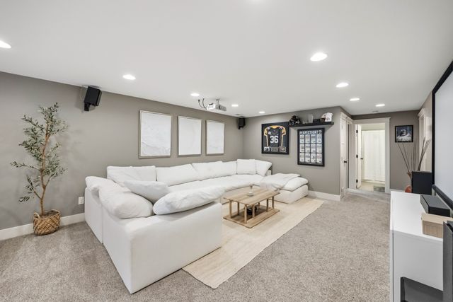 904 NW Seasons Drive, Ankeny, IA 50023