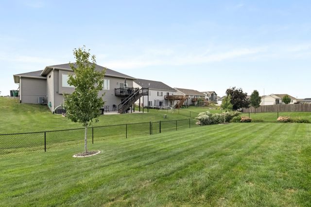 904 NW Seasons Drive, Ankeny, IA 50023