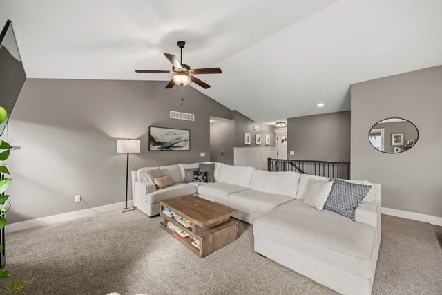 904 NW Seasons Drive, Ankeny, IA 50023
