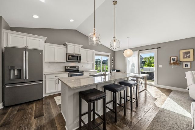 904 NW Seasons Drive, Ankeny, IA 50023