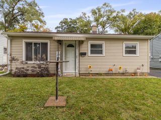 1609 Murray AVENUE, Waukesha, WI 53186