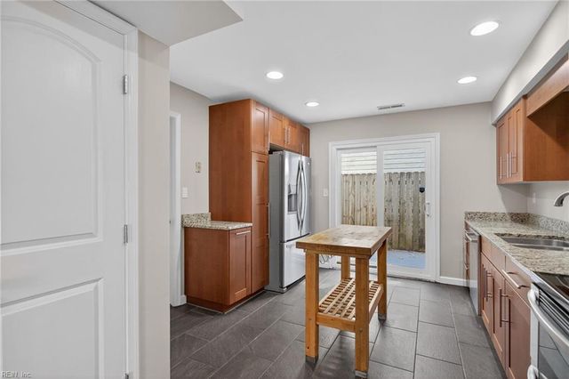 5677 Rushmere DR, Virginia Beach, VA 23464