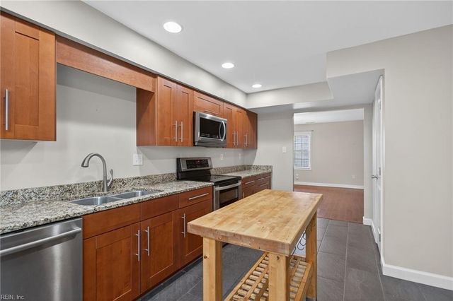 5677 Rushmere DR, Virginia Beach, VA 23464