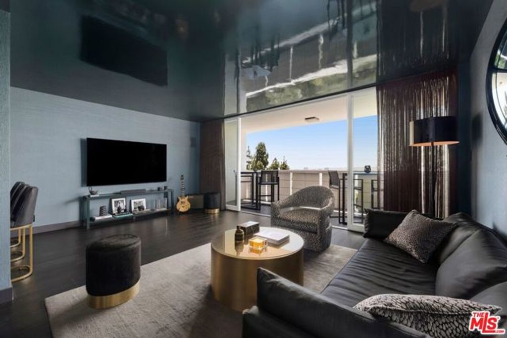 8787 Shoreham Drive 309, West Hollywood, CA 90069
