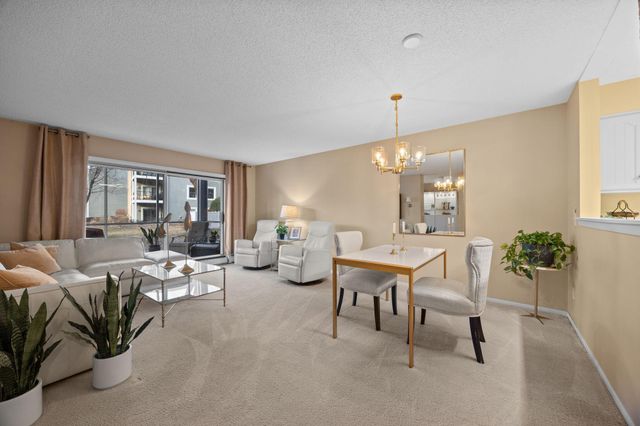 3000 Saint Albans Mill Road 111, Minnetonka, MN 55305