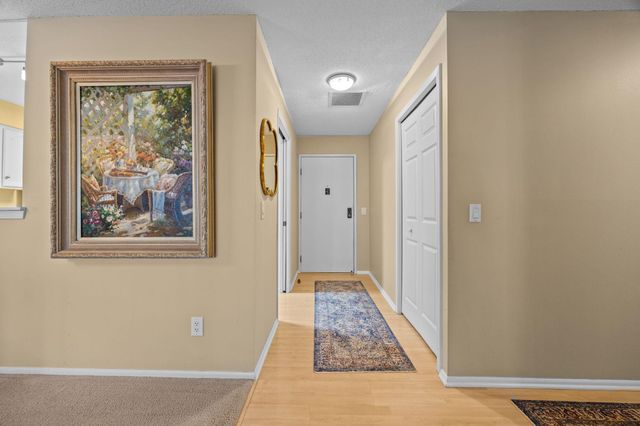 3000 Saint Albans Mill Road 111, Minnetonka, MN 55305