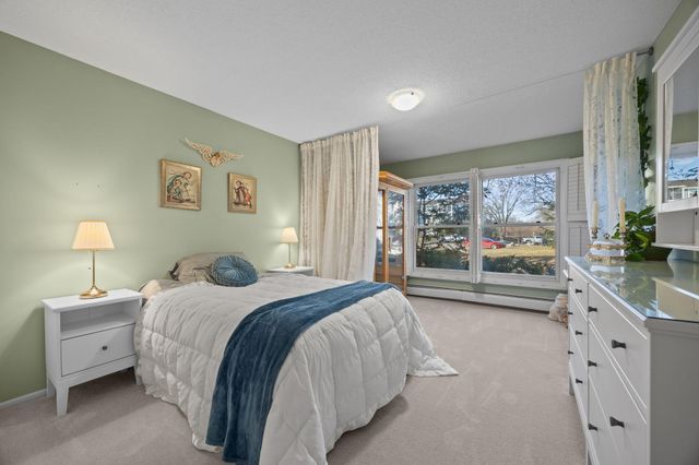 3000 Saint Albans Mill Road 111, Minnetonka, MN 55305