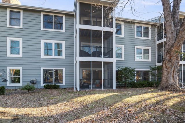 3000 Saint Albans Mill Road 111, Minnetonka, MN 55305