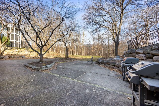 3000 Saint Albans Mill Road 111, Minnetonka, MN 55305