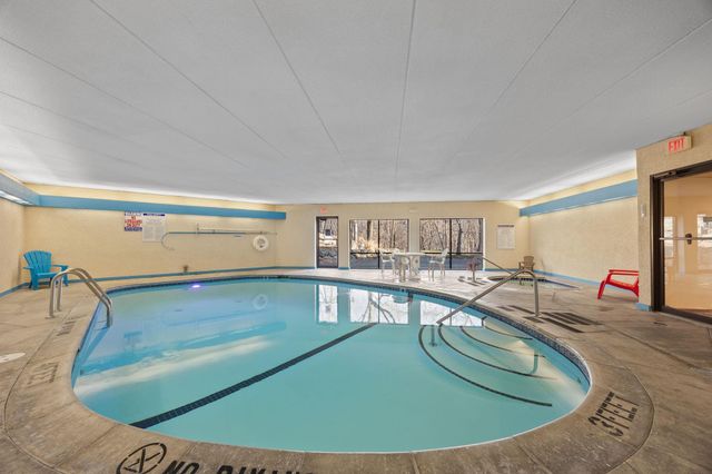 3000 Saint Albans Mill Road 111, Minnetonka, MN 55305