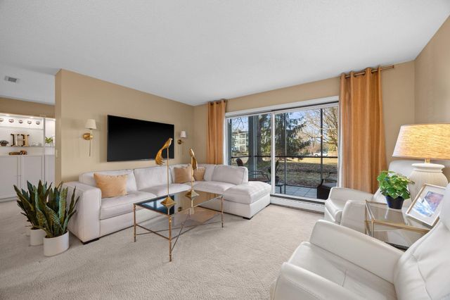 3000 Saint Albans Mill Road 111, Minnetonka, MN 55305