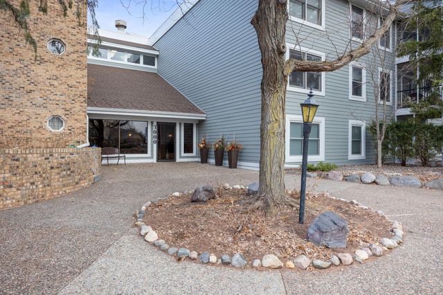 3000 Saint Albans Mill Road 111, Minnetonka, MN 55305