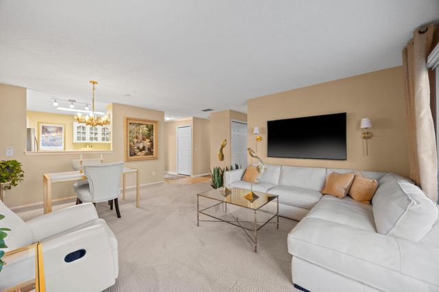 3000 Saint Albans Mill Road 111, Minnetonka, MN 55305