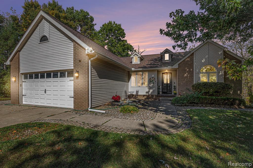 2165 Dublin Court, Update, MI 48462