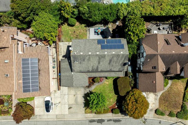 105 Quarry Lane, Santa Cruz, CA 95060