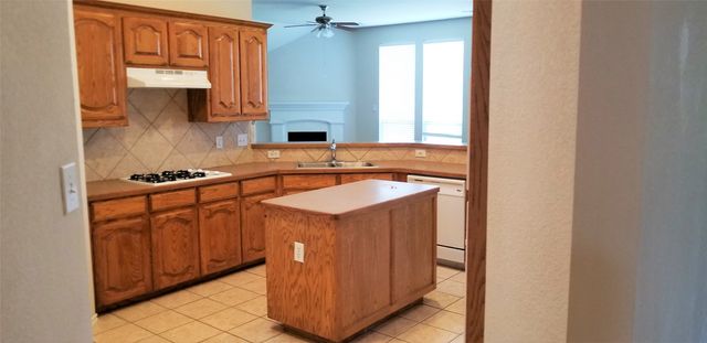 2036 El Camino Drive, Fort Worth, TX 76177