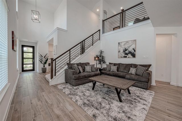 430 W Cascade Heights Drive, Montgomery, TX 77316