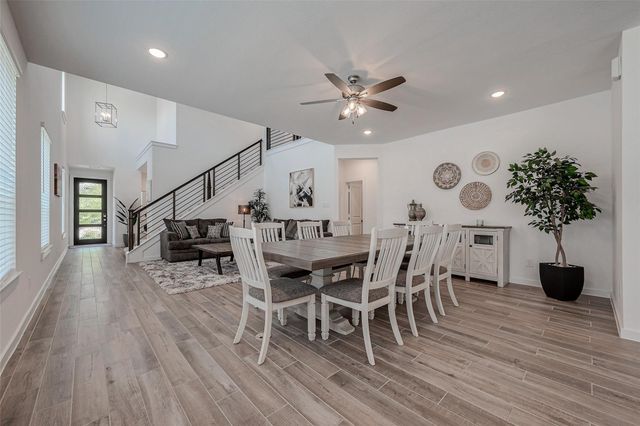 430 W Cascade Heights Drive, Montgomery, TX 77316
