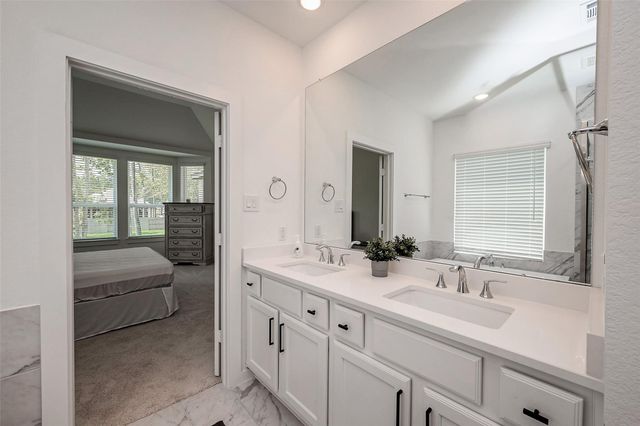 430 W Cascade Heights Drive, Montgomery, TX 77316