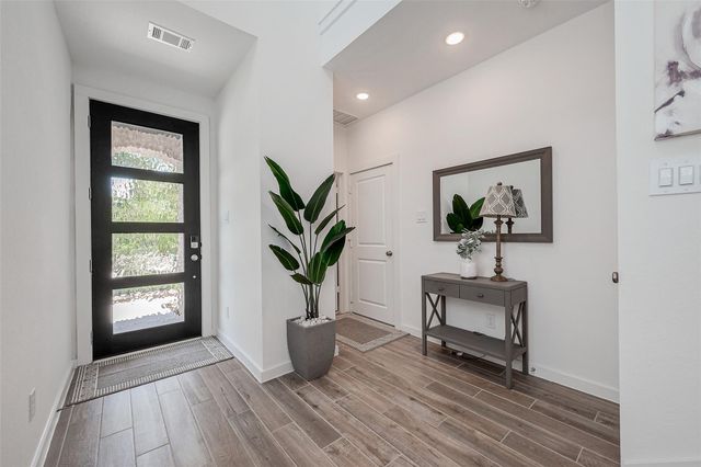 430 W Cascade Heights Drive, Montgomery, TX 77316
