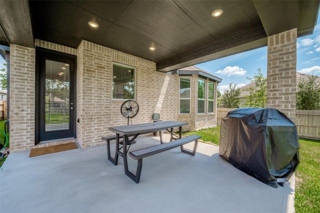 430 W Cascade Heights Drive, Montgomery, TX 77316