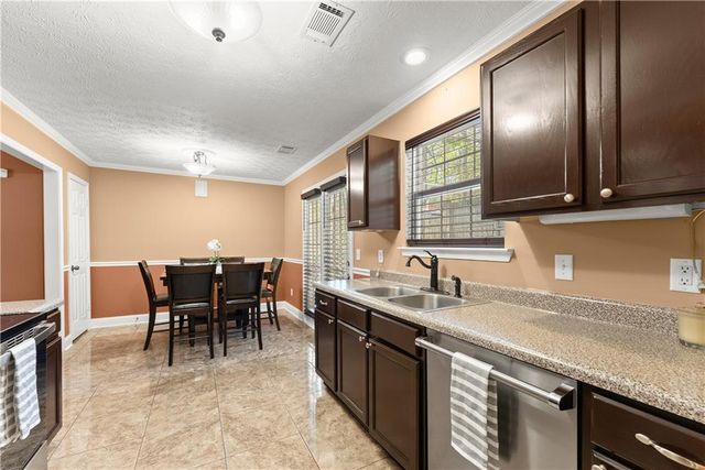 5090 Limerick Lane, Flowery Branch, GA 30542