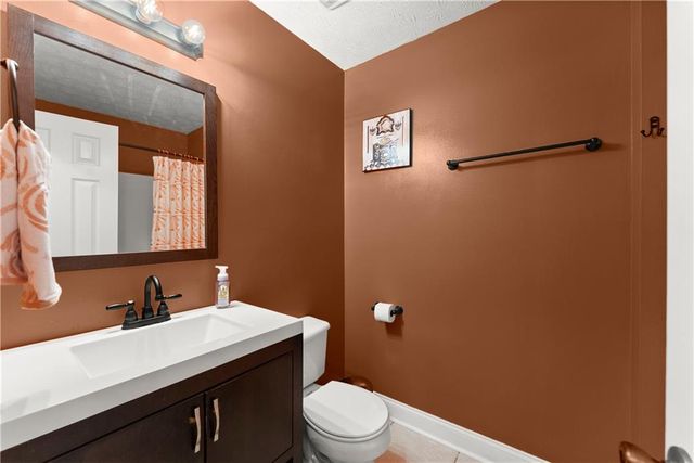 5090 Limerick Lane, Flowery Branch, GA 30542