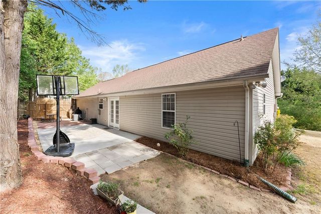 5090 Limerick Lane, Flowery Branch, GA 30542